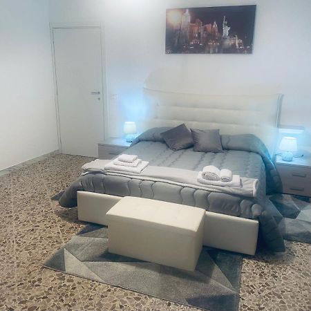 Le Stanze Di Sofia Bed and Breakfast Salerno Exteriör bild