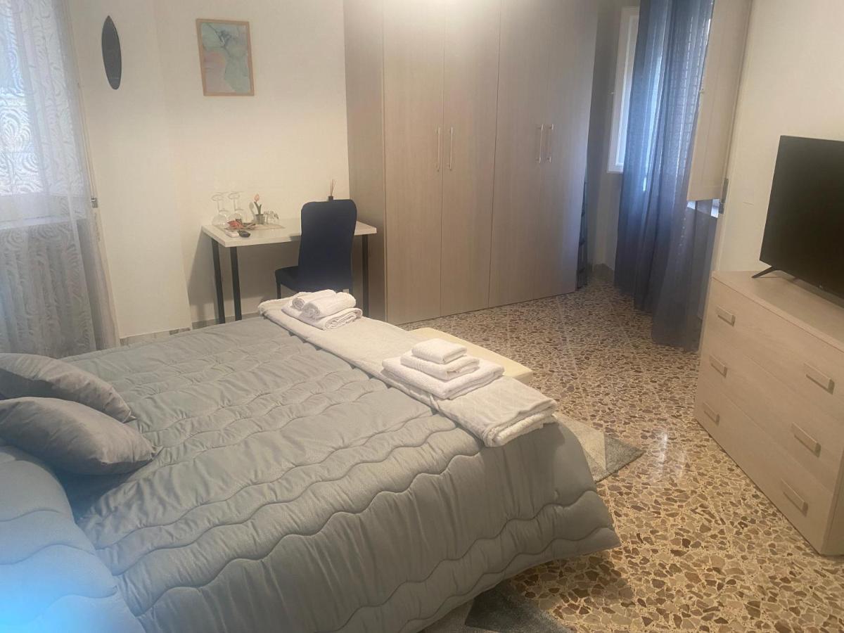 Le Stanze Di Sofia Bed and Breakfast Salerno Exteriör bild